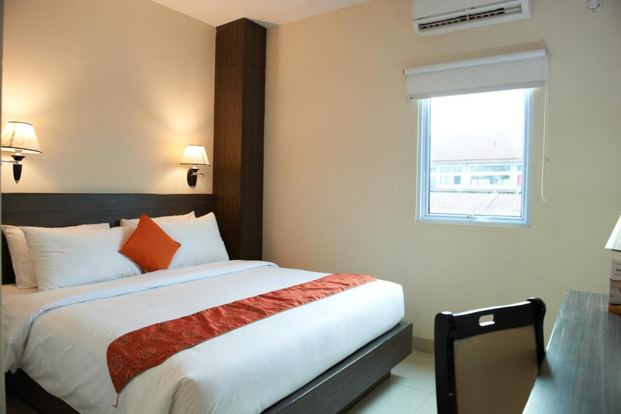 Winstar Hotel Пеканбару Экстерьер фото