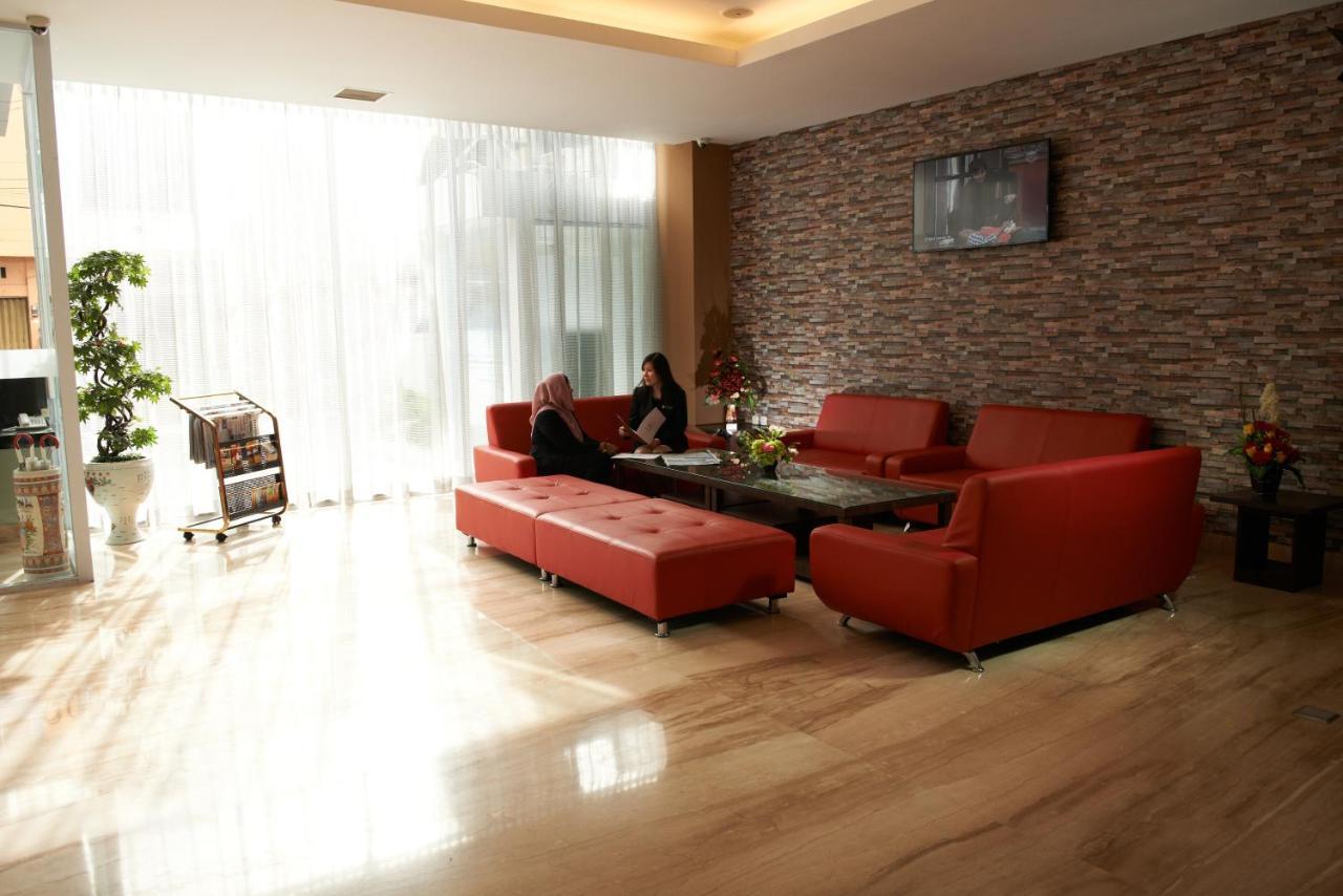 Winstar Hotel Пеканбару Экстерьер фото