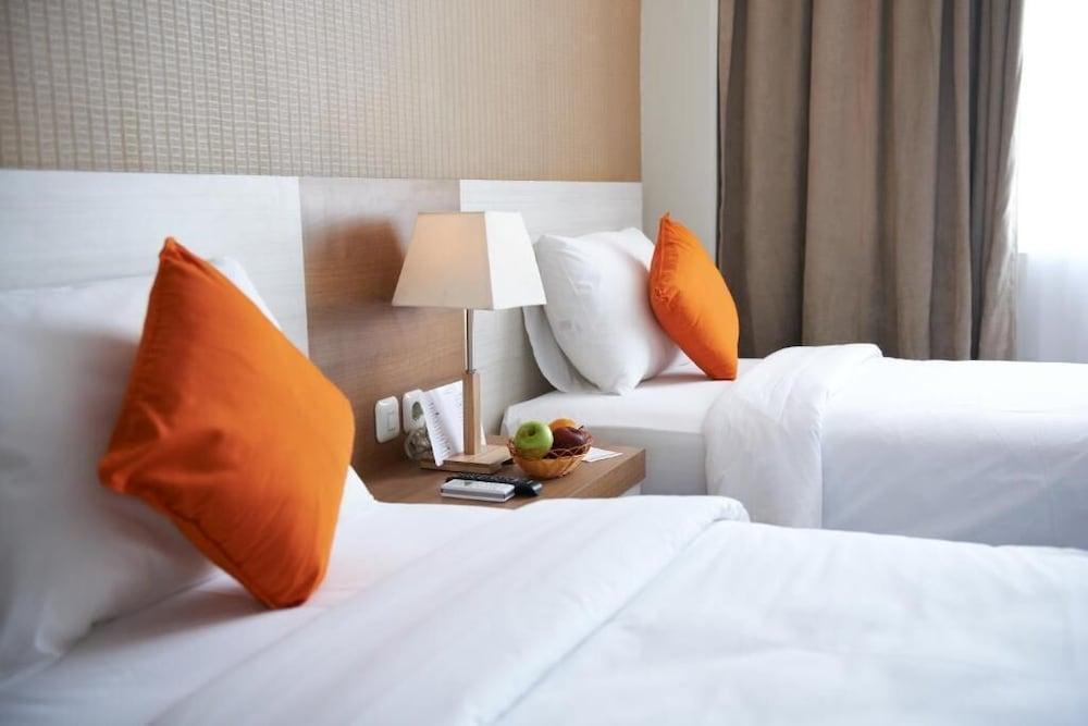 Winstar Hotel Пеканбару Экстерьер фото